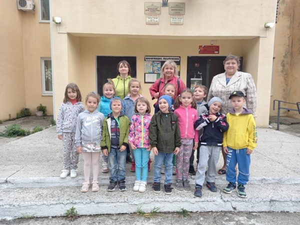 Посещение библиотеки  в ДК посёлка Тюменский